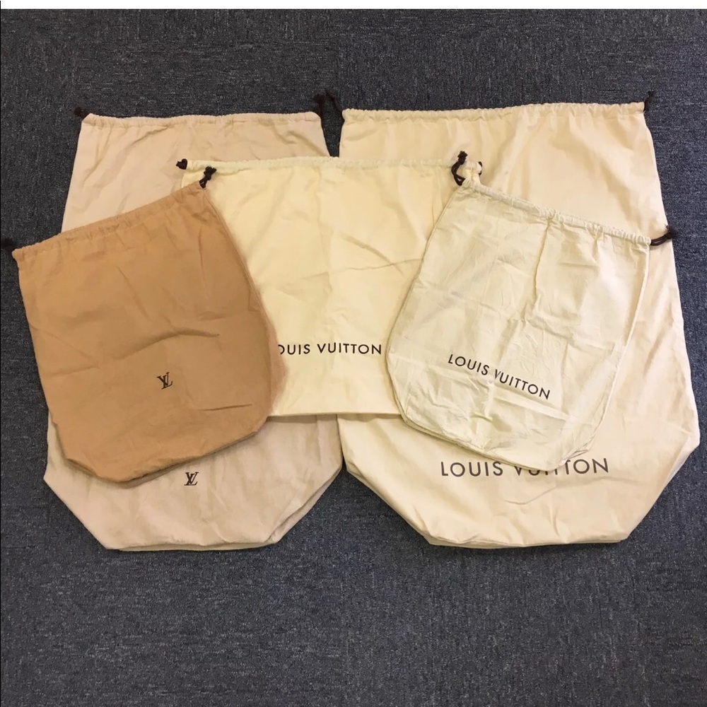 🌼LV drawstring and Fold up dustbags🌼(available)